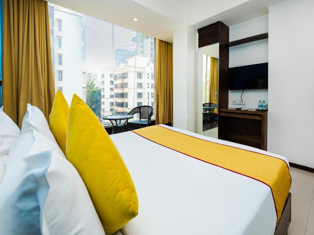 Hotel Aura - Near Malad Link Road ゴライ エクステリア 写真